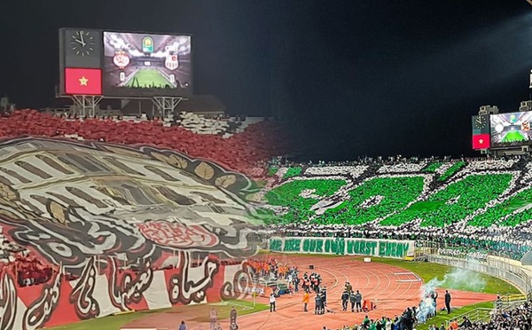 مدرجات تسرق الأضواء.. وشاشة لا ترى الجمال