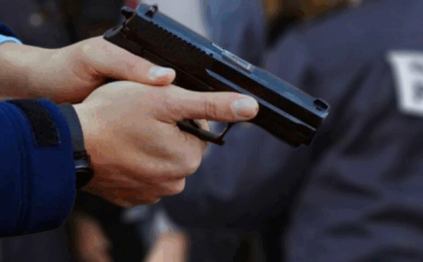 مفتش شرطة يطلق النار على سيدة في مسكنه بسلا والنيابة تفتح تحقيقًا عاجلًا