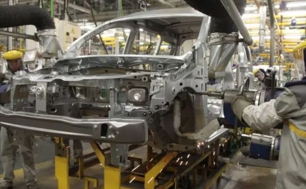 القطاع الصناعي المغربي يشهد طفرة غير مسبوقة مع استثمارات قياسية بقيمة 90 مليار درهم