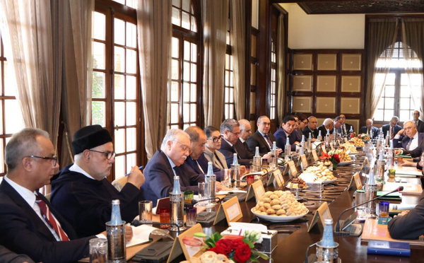 الأحزاب السياسية تشيد بالمقاربة التشاركية للملك محمد السادس لتفصيل وتحيين مبادرة الحكم الذاتي بالصحراء المغربية