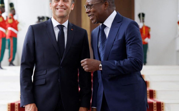 ماكرون يبدأ جولة إفريقية شاملة تشمل أربع دول