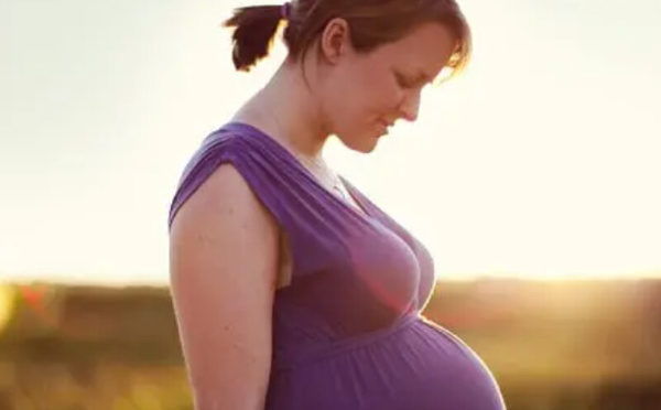 الحمل بلا فلتر: دليل صريح وواقعي لتجربة الأمومة