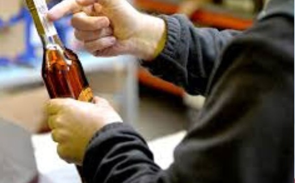 جمعيات المستهلك تدق ناقوس الخطر: اليقظة واجبة مع موجة الكحول المزور