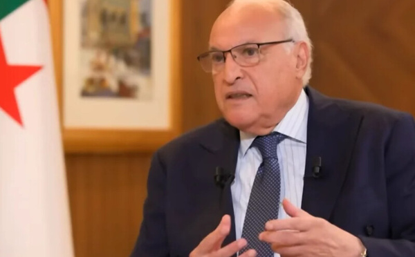 وساطةٌ أم مناورة؟ قراءة في الموقف الجزائري بعد القرار الأممي 2797