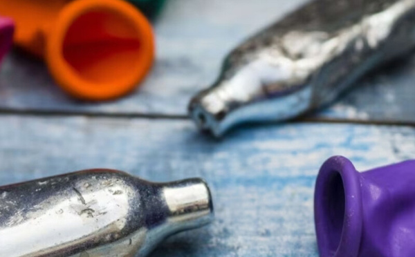 البرلمانية تُحذر من انتشار «غاز الضحك» بين الشباب بالمغرب