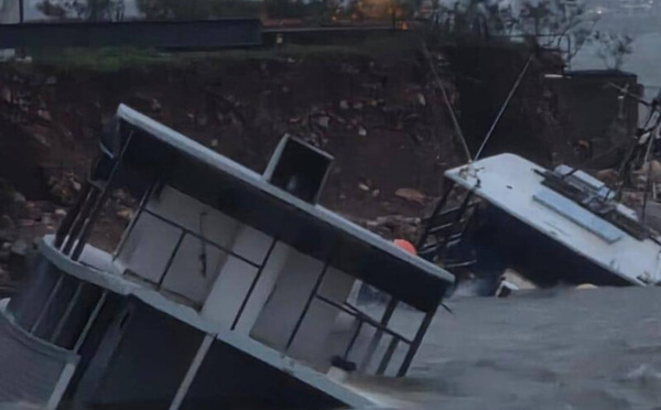 إعصار "فينا" يضرب شمال أستراليا ويقتلع الأشجار ويتسبب بانقطاع الكهرباء