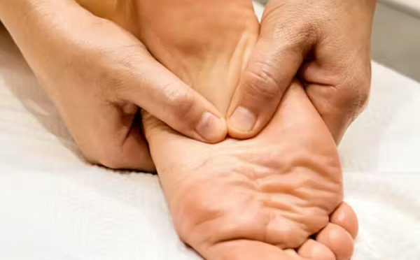 ​الانعكاس العصبي على القدمين ودوره في إدارة التوتر