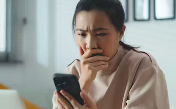 الهوس الطبي الرقمي: كيف يمكن للمعلومات الطبية على الإنترنت أن تؤثر على صحتنا النفسية