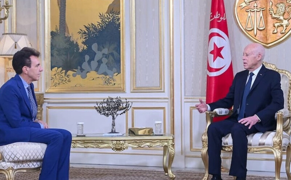 الرئيس التونسي يستدعي سفير الاتحاد الأوروبي احتجاجاً على لقاء مع اتحاد الشغل