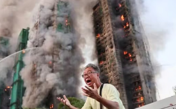 هونغ كونغ تشهد أسوأ حريق منذ عقود: ارتفاع ضحايا مجمع وانغ فوك كورت إلى 128 قتيلاً