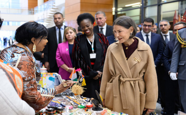 الأميرة للا مريم تدشن البازار التضامني للنادي الدبلوماسي بالرباط