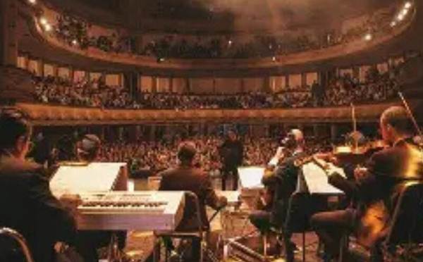 “كلنا نغني”: عرض موسيقي عربي–عالمي يضيء الساحة الفنية المغربية