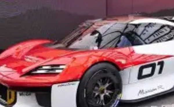 بورش تكشف عن سيارتها الاختبارية "ميشن آر" الكهربائية عالية الأداء