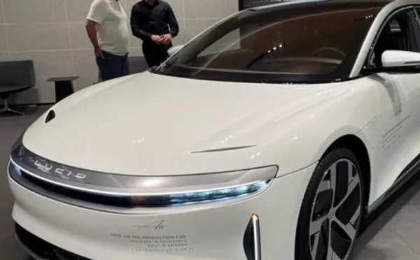 السعودية تطلق أول علامة تجارية للسيارات الكهربائية ضمن خطط تنويع الاقتصاد