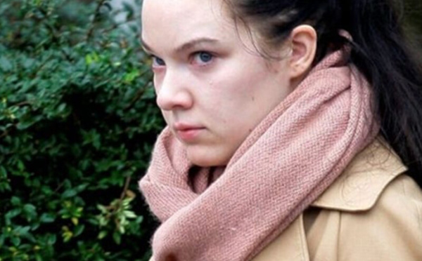 امرأة تزيف وفاتها للهروب من العدالة: قصة احتيال تهزّ الرأي العام في أيرلندا