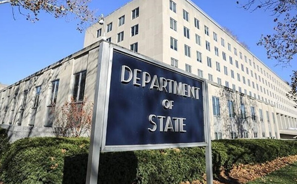 الخارجية الأمريكية تحذر مواطنيها من البقاء في فنزويلا وتدعو لمغادرتها فوراً