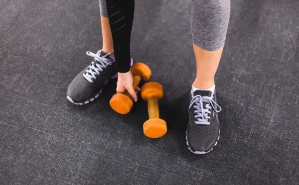 تمرّن على الريق ولا غير خرافة؟ 7 نصائح رياضية مضلّلة كيضيعو الوقت والجهد