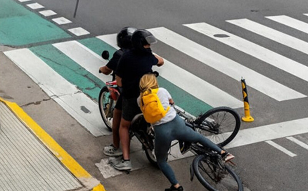 سائحة روسية تتحول إلى بطلة في شوارع بوينس آيرس بعد إحباط محاولة سرقة هاتفها