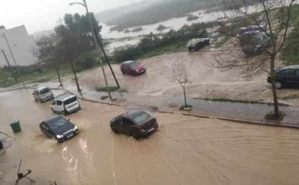 سوء الأحوال الجوية يشلّ الدراسة بتطوان وتحذيرات واسعة من اضطرابات مناخية قوية