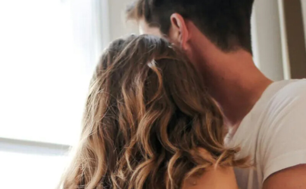 لماذا تلجأ النساء اللاتفيات إلى "أزواج للإيجار"؟