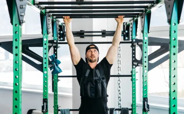 السترات المثقلة.. أداة ذكية لتحويل المشي إلى تمرين فعال