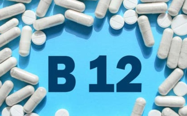 متى يُنصح بتناول فيتامين B12 لتحقيق أفضل امتصاص؟