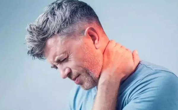 متلازمة نادرة تربط بين الرقبة واللسان