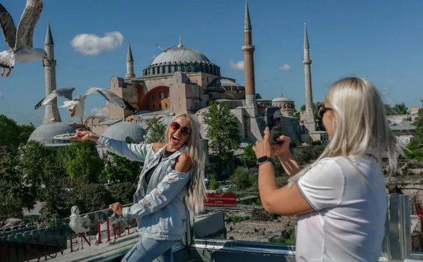 نائب برلماني تركي يحذر من تراجع القدرة التنافسية للقطاع السياحي مقارنة بالمغرب ودول المنطقة