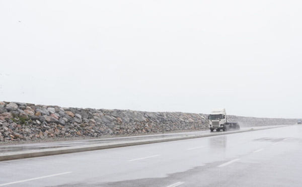 وزارة النقل تحذر مهنيي النقل ومستعملي الطرق من مخاطر الطقس السيئ