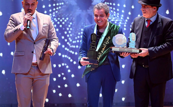 عبد الكبير الركاكنة يتوج بجائزة النجم المغربي لسنة 2025