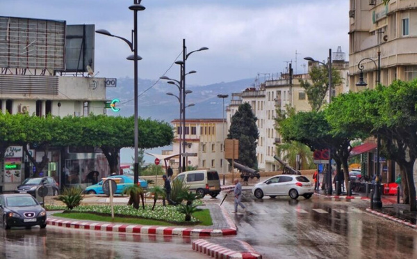 طنجة تتصدر هطول الأمطار بالمملكة وسط تحذيرات من ارتفاع منسوب الأودية والأنهار