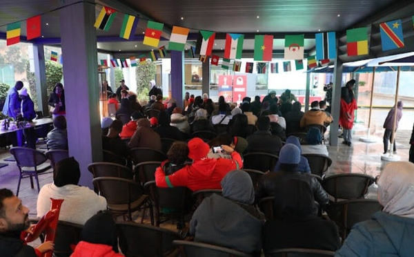 أجواء حماسية لمتابعة منتخب المغرب في طنجة بين المطاعم والمقاهي