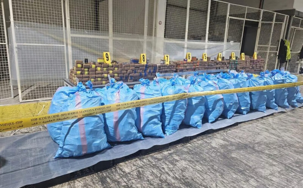 إحباط محاولة تهريب 8 أطنان من مخدر الحشيش بميناء طنجة المتوسط