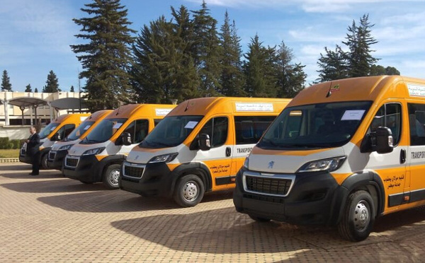 عامل إقليم مولاي يعقوب يشرف على إطلاق 14 حافلة للنقل المدرسي و3 سيارات إسعاف