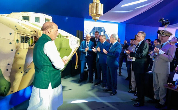 تسليم أولى مدرعات WhAP 8×8 للجيش المغربي يعزز الشراكة الدفاعية بين الرباط ونيودلهي