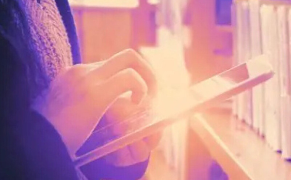 أثر التحول الرقمي على عادات القراءة التقليدية في المغرب