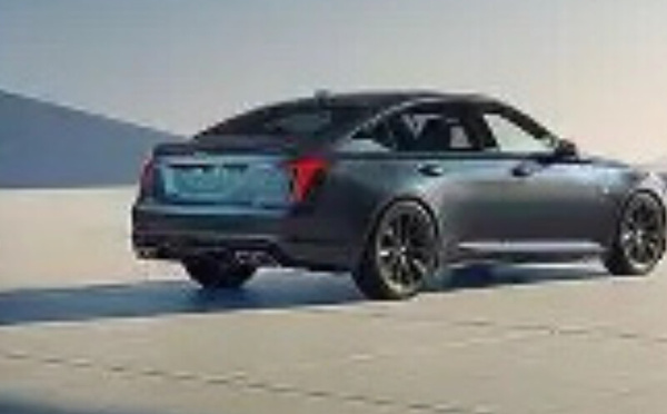 كاديلاك CT5 2025: فخامة عصرية وتجربة قيادة متكاملة