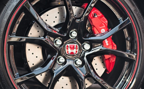 نقص زيت الفرامل: متى يكون طبيعيًا ومتى يشير إلى مشكلة خطيرة؟