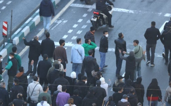 ترامب يحذر إيران من استخدام القوة ضد المتظاهرين بعد مقتل ستة محتجين