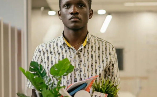 ​الشعور بالإرهاق قبل الثلاثين: لماذا تحلم جيل “Z” بالابتعاد عن العمل التقليدي