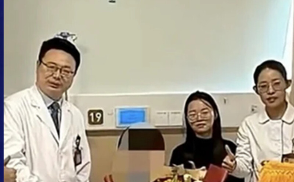 أطباء صينيون يعيدون أذن امرأة إلى رأسها بعد خمسة أشهر من زراعتها في قدمها