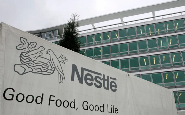 نستله تسحب دفعات من حليب الأطفال في أوروبا بعد الاشتباه بوجود مادة سامة في المنتج