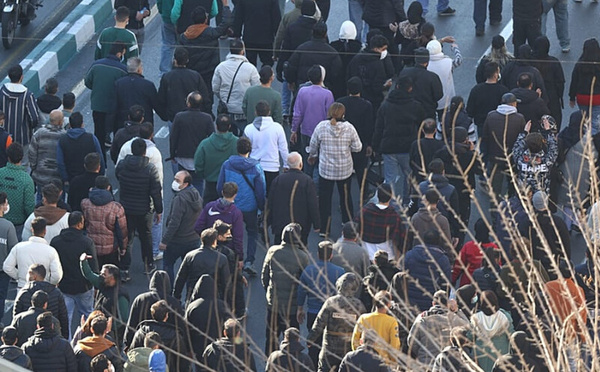 إيران : حصيلة العنف في الاحتجاجات ترتفع إلى 35 قتيلا وتوقيف أكثر من 1200 شخص