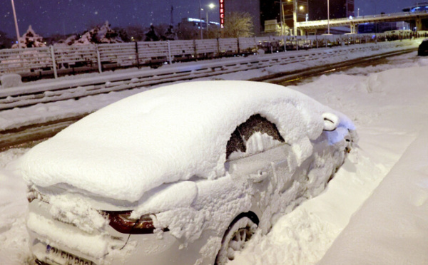 إسطنبول : تعليق الدراسة وإلغاء 54 رحلة جوية لمواجهة سوء الأحوال الجوية