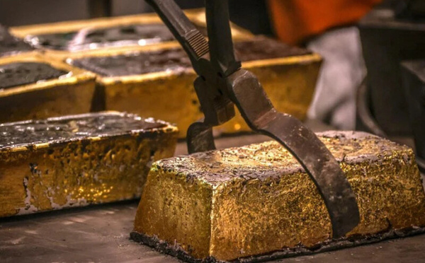 الذهب والفضة يرتفعان إلى مستويات قياسية بعد تحقيق وزارة العدل الأمريكية بحق الاحتياطي الفدرالي