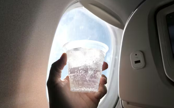 دراسة تحذر: مياه الطائرات قد تشكل خطراً على المسافرين