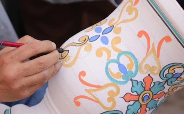 السفير المغربي في الصين يسلط الضوء على غنى وتنوع الخزف المغربي ويؤكد على تعزيز التعاون الثقافي مع جينغدتشن