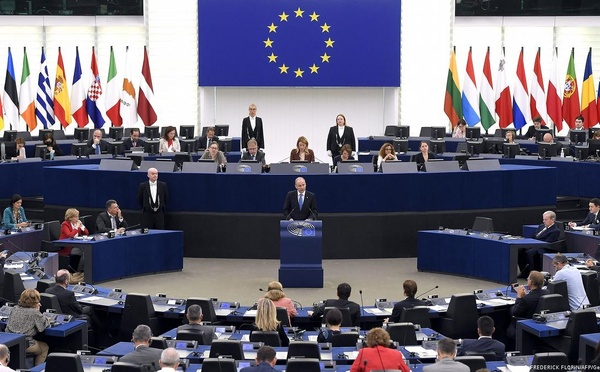 رسوم جمركية وتأجيل الاتفاق: البرلمان الأوروبي يرد على ترامب