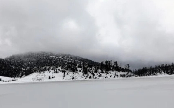 تساقطات ثلجية وأمطار رعدية ورياح قوية اليوم الخميس بعدة مناطق بالمغرب