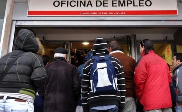 مدريد تفتح باب التسوية القانونية أمام نصف مليون مهاجر